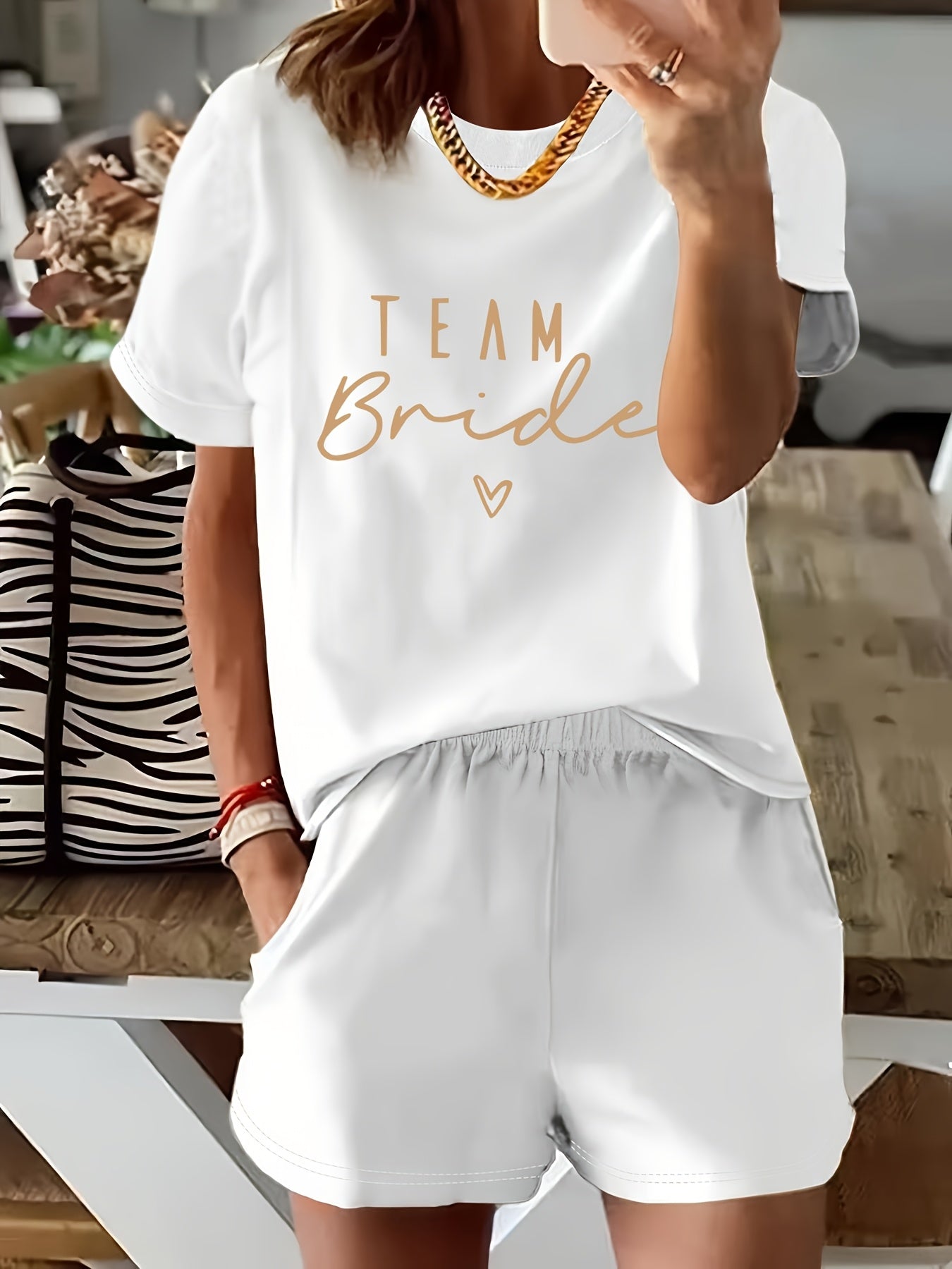 2pcsSet with Letter Print T-Shirt Top and Shorts